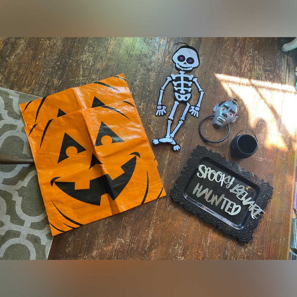 Halloween home decor lot